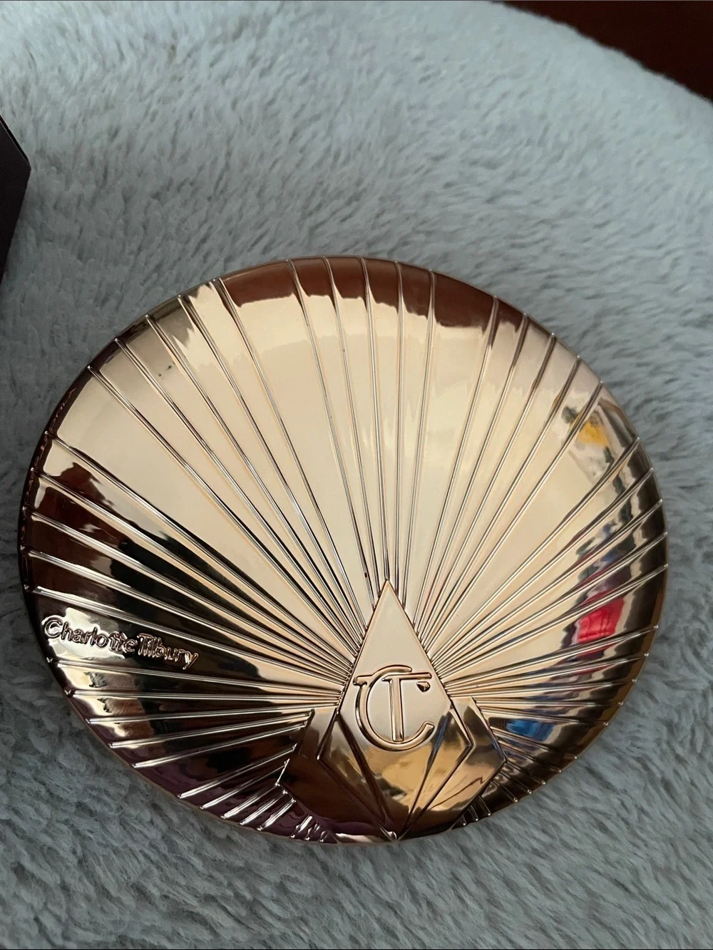 Charlotte Tilbury Airbrush Powder Compact - Light Beige